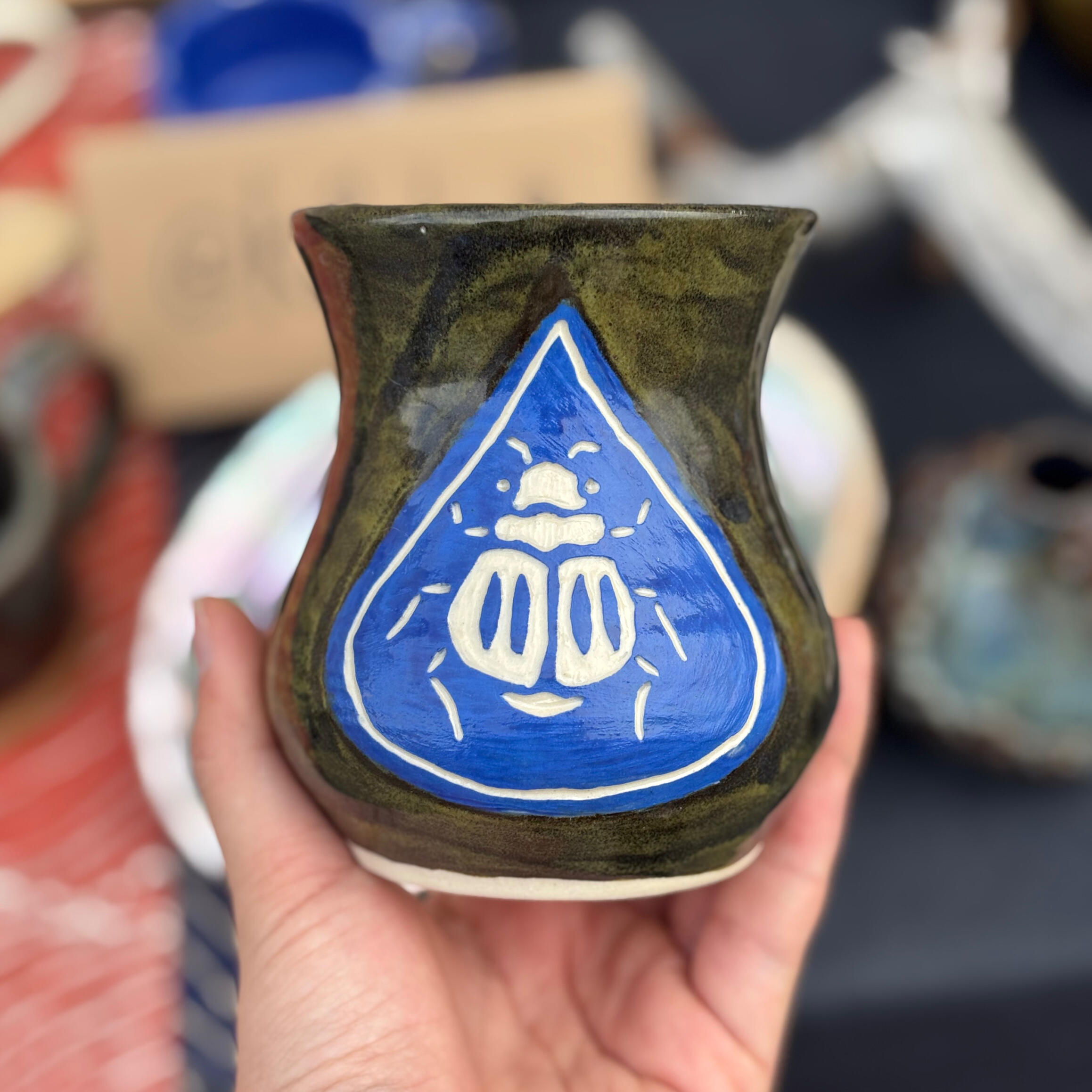 beetle vase | b-mix stoneware | sgrafitto | dec 2025